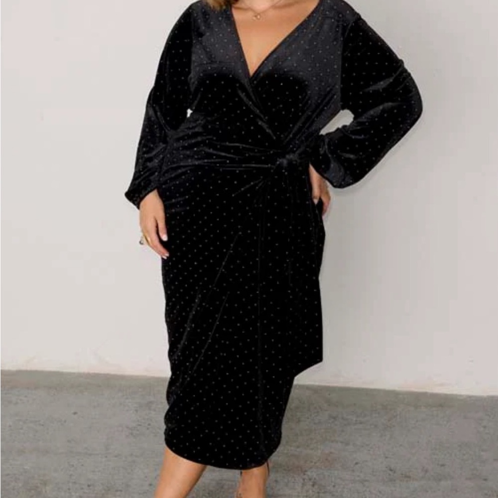 Black Velvet Midi Vienna Dress (UK 22)